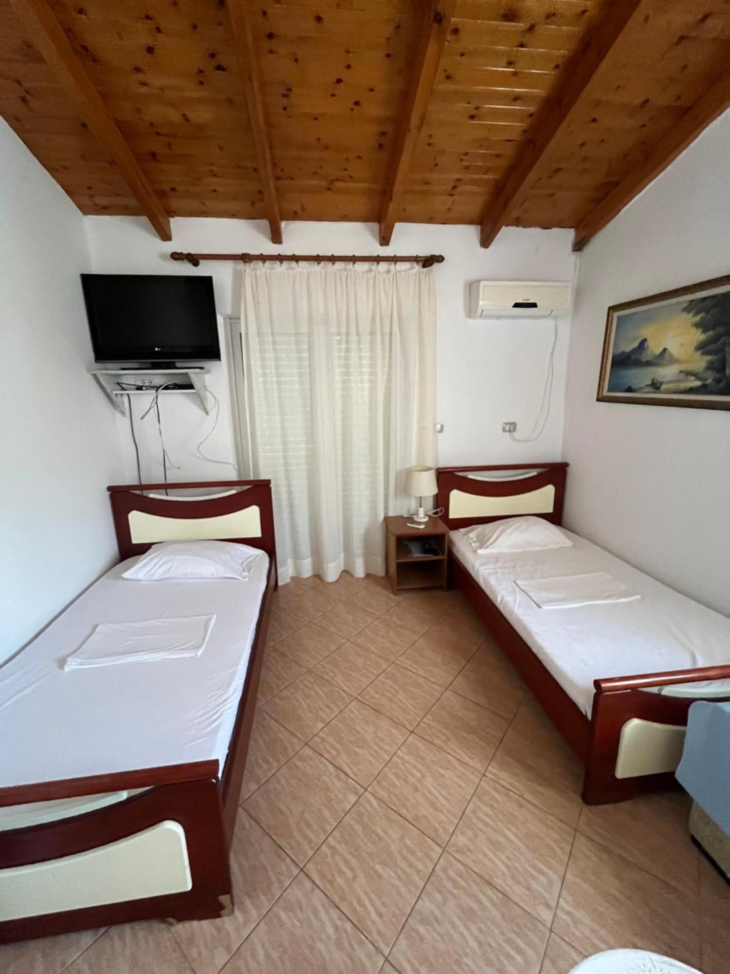 Hotel Portokali Himare Exterior foto