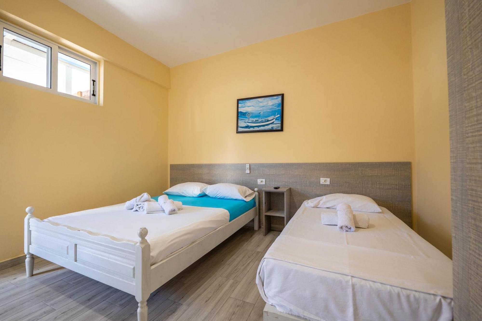 Hotel Portokali Himare Exterior foto